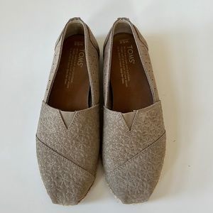 New TOMS Light Neutral Suede